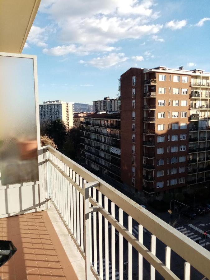 Bruno Turin Apartment Near The Metro 콜레뇨 외부 사진