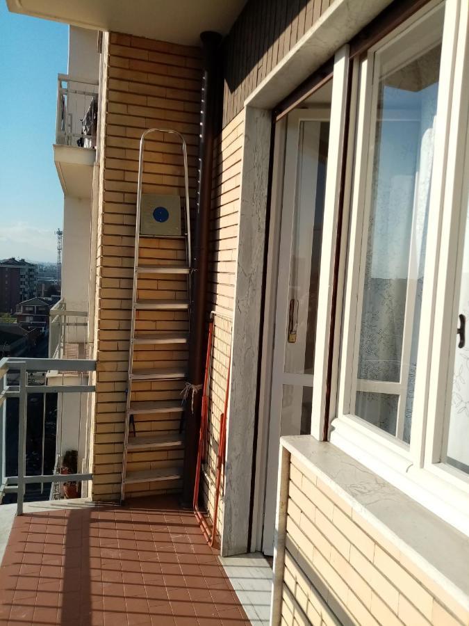 Bruno Turin Apartment Near The Metro 콜레뇨 외부 사진