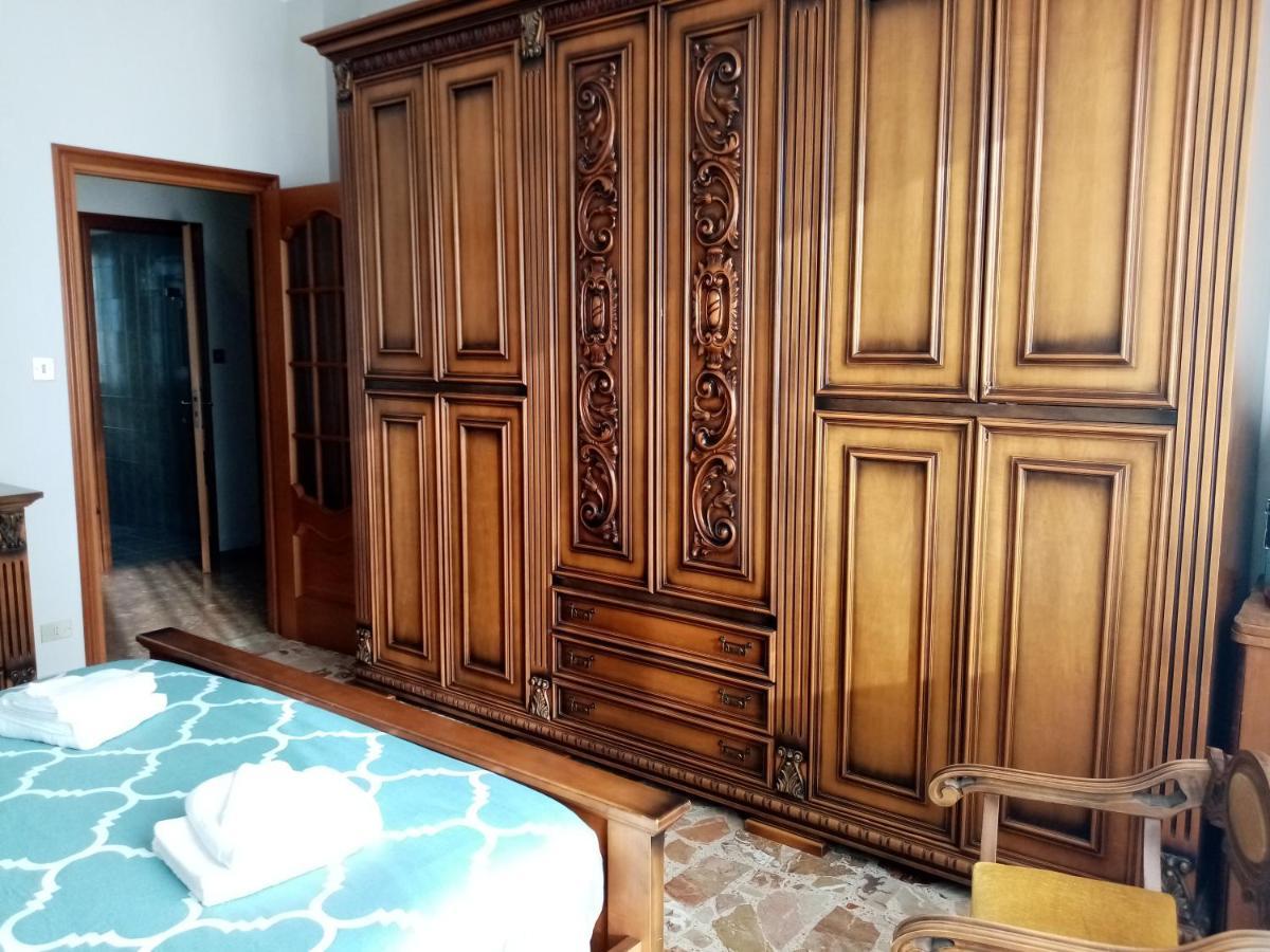 Bruno Turin Apartment Near The Metro 콜레뇨 외부 사진
